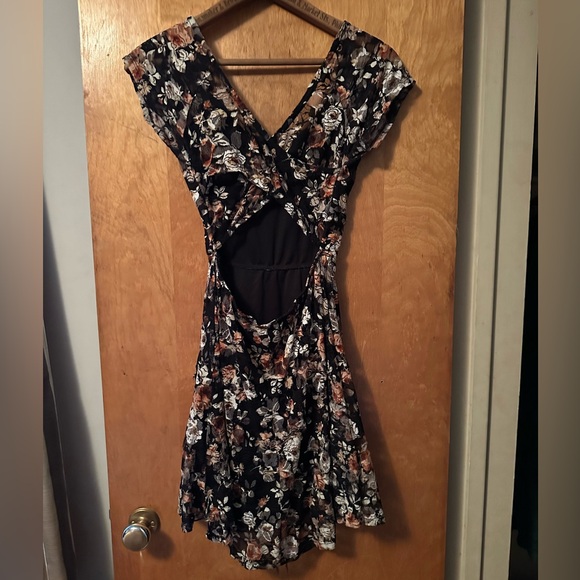L8ter Black & Floral Open Back Lace Mini Dress S - Picture 5 of 11